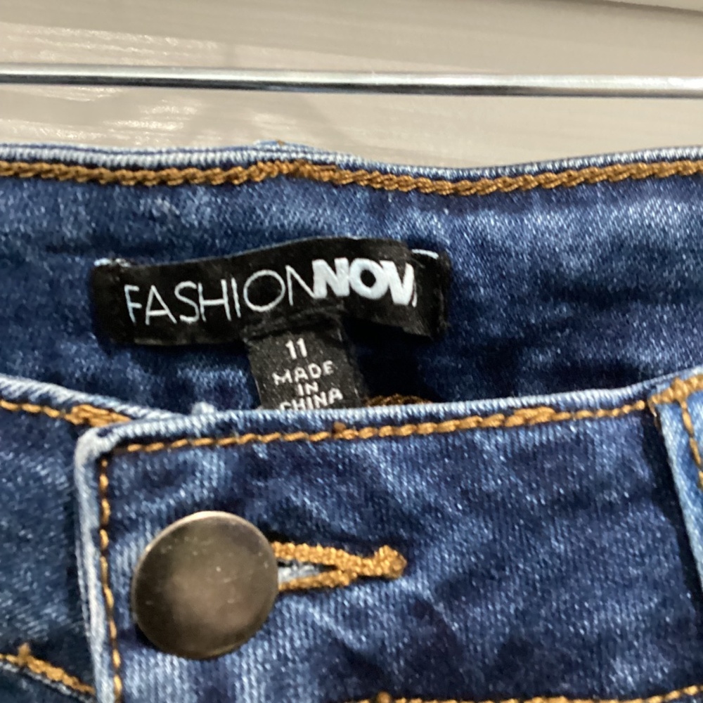 Fashion Nova Flare Jeans - Picture 5 of 11